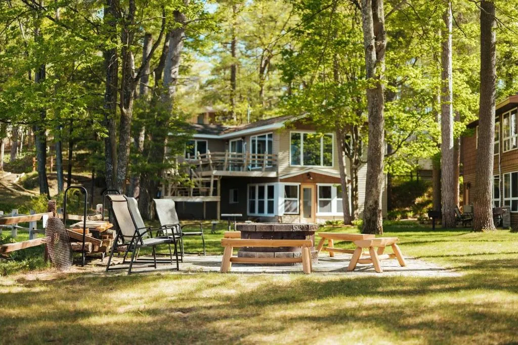Spider Lakefront Balcony-Scenic views-Ice Fishing! — Cottage in Traverse City, Northern Michigan